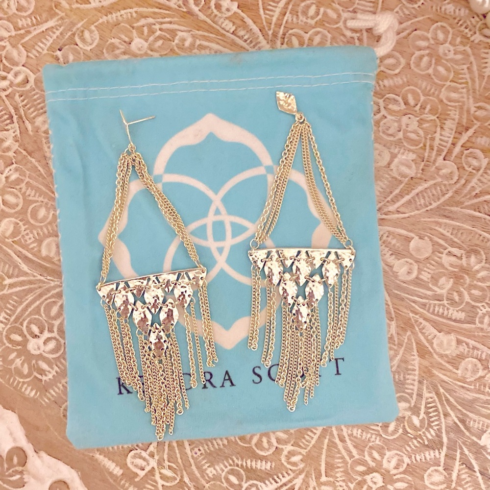 Kendra Scott Mandy Chandelier Earrings. Perfect for that Holiday Party ✨